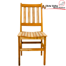 Cadeira de Madeira Modelo Ripada Acabamento Branco