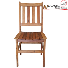 Cadeira de Madeira Modelo Ripada Acabamento Rústico